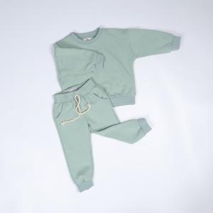 China Green Plain Pullover Sweatshirt 300gsm Classic Sweat Pants Set With Fleece Fabric on sale