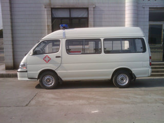 China Low Fuel Consumption Ambulance Protection Of EURO III Emission Kinetic Special Vehicles for sale