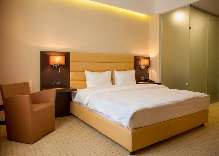 Cheap Single Room Modern Hotel Bedroom Furniture , Hotel Guest Room Furniture wholesale