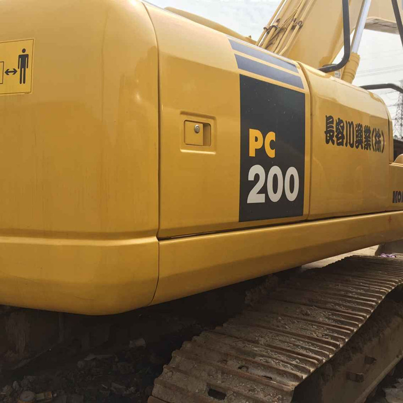 Cheap Japan made used komatsu pc200-7 excavator/komatsu pc200 crawler excavator for sale wholesale