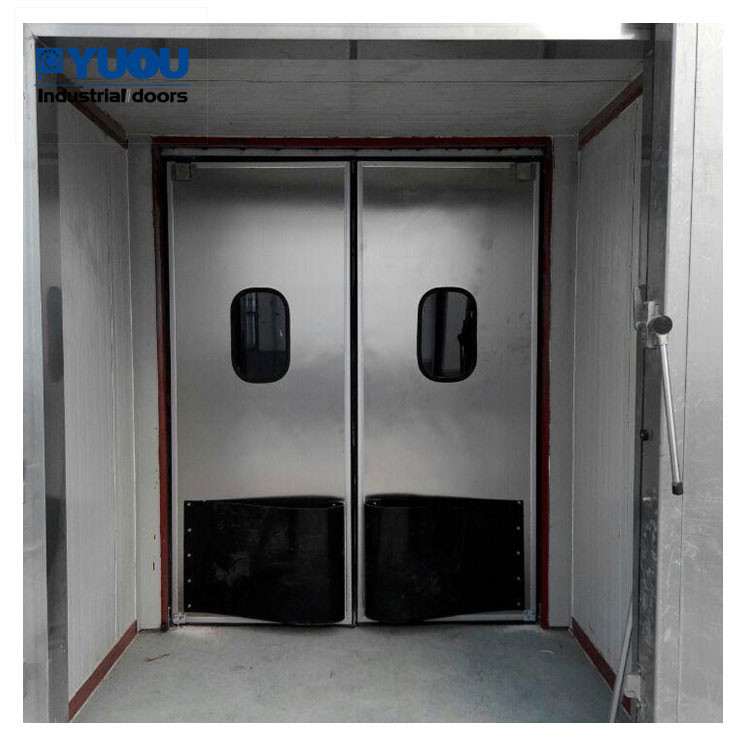 China Food Grade 304 Stainles Steel Sheet Restaurant Hotel Laboratory Door Traffic Doors With Rubber Plate on sale
