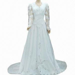 China Traditional Long Sleeve Wedding Dress, Made of 100% Polyester  on sale