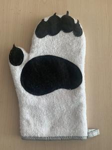 Cheap Heat Resistant Terry Cloth Oven Mitts With 5 Fingers Bear Paw Decoration wholesale