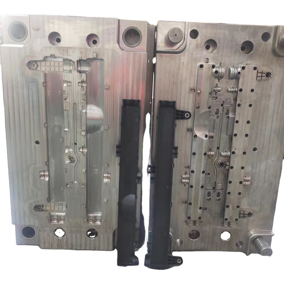 China Customized Automotive Injection Mould Plastic Injection Mould For Plastic Large / Small Parts on sale