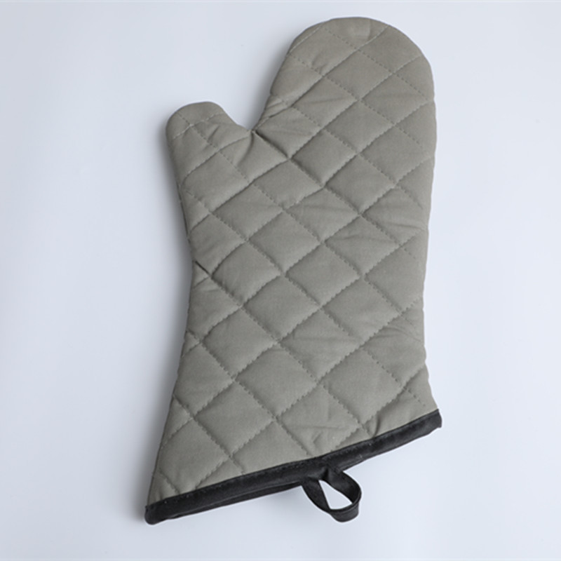 Buy cheap Quilted Terry Cloth Lining Heat Resistant Oven Mitts Flame Retardant Coating from wholesalers