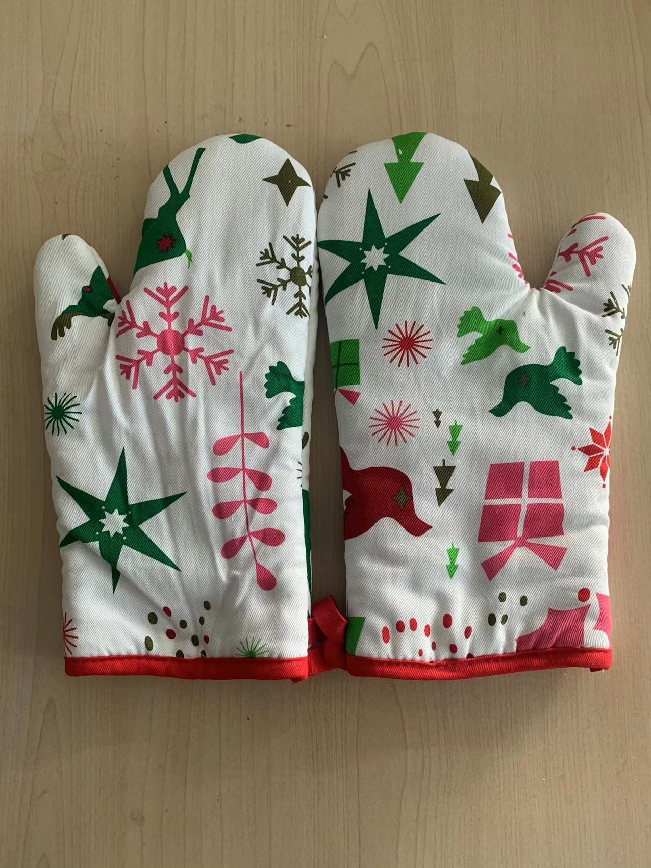 Cheap Xmas Tree Decoration Heat Resistant Oven Mitts Customized With Pure Cottons wholesale