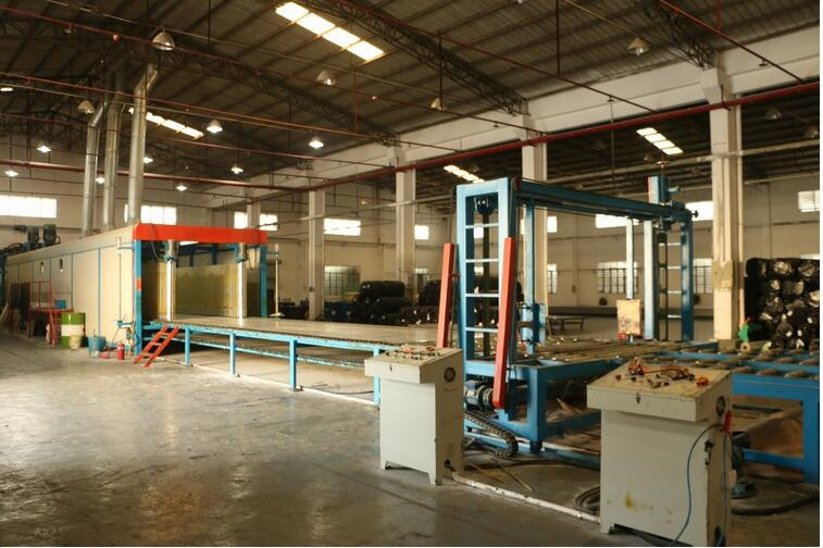 China Polyurethane Foam Making Machine , Foam Manufacturing Machine For Upholstery Foam on sale