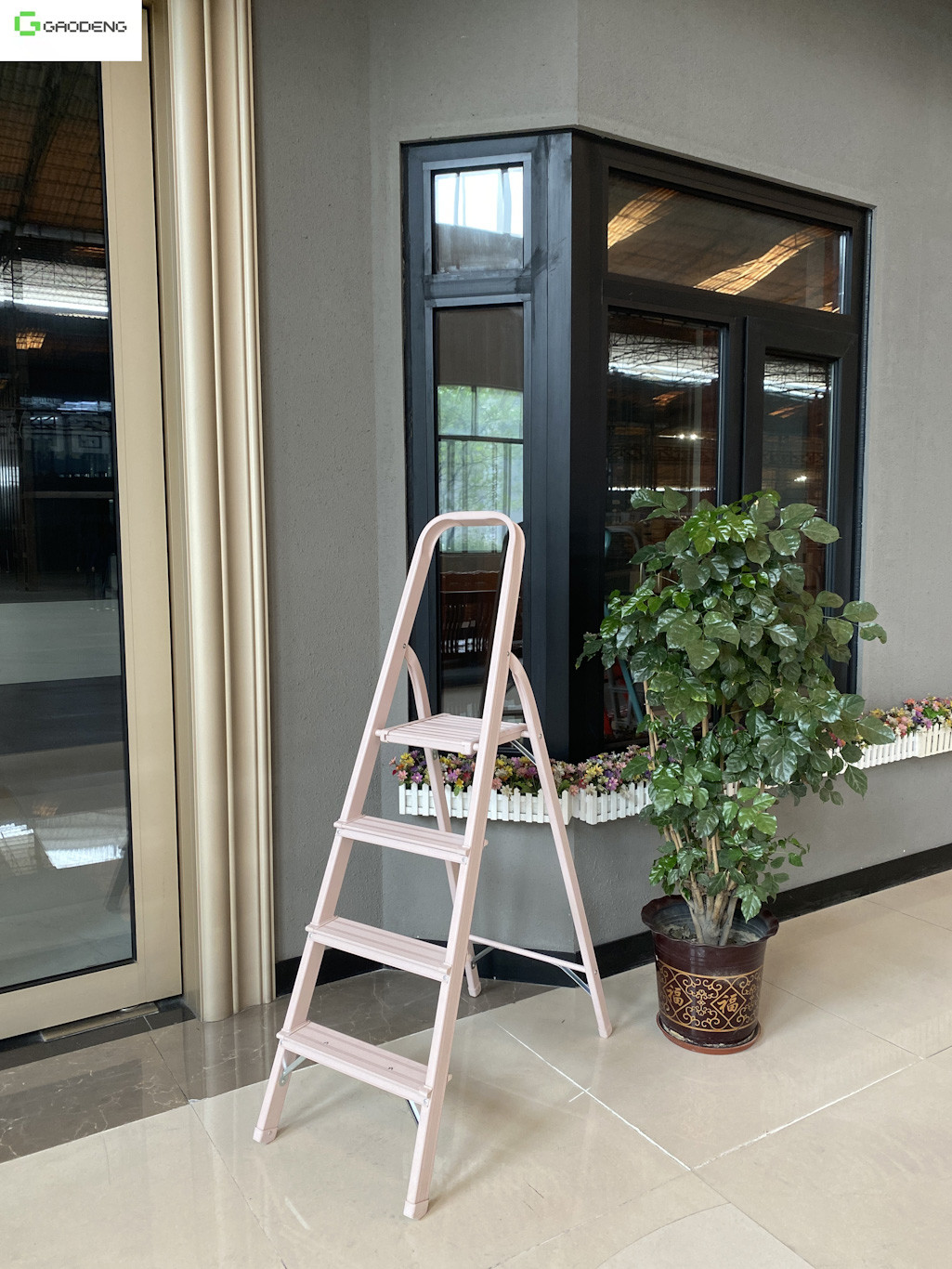Cheap Pink Light Aluminum Ladder 1.0mm 4 Steps Indoor Anti Skid wholesale