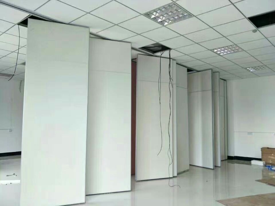 China Sliding Aluminium Track Roller Ballroom Sliding Wall Partitions / Acoustic Room Dividers on sale