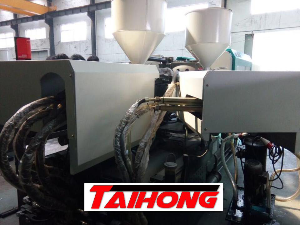Quality Disposal Spoon Plastic Injection Machine / Plastic Injection Molding Equipment for sale