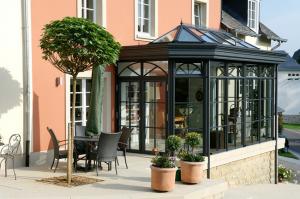 Cheap Powder Coating Glass Enclosed Sunroom For Patios And Residence CE Certificate wholesale