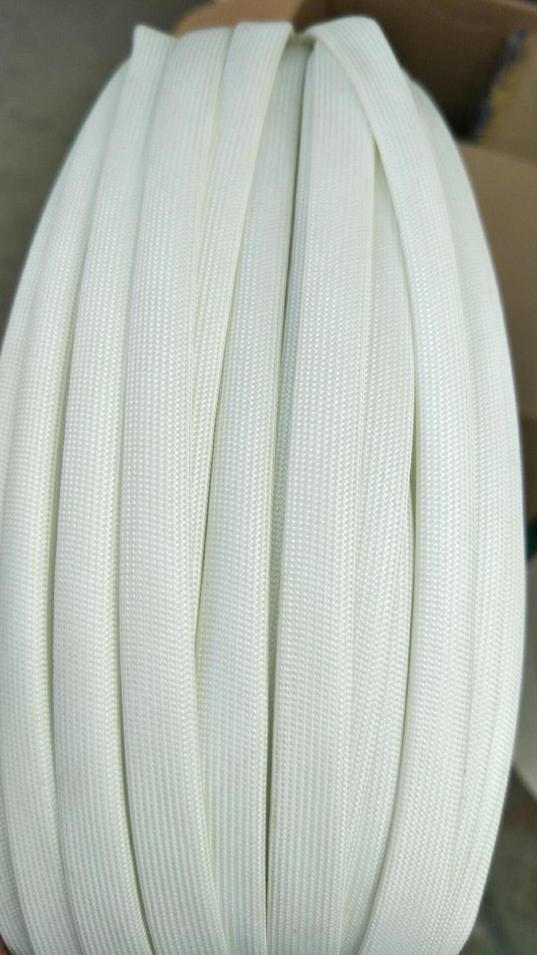 White Silicone Coated Fiberglass Sleeving Acid Resistance Not Sticky for sale