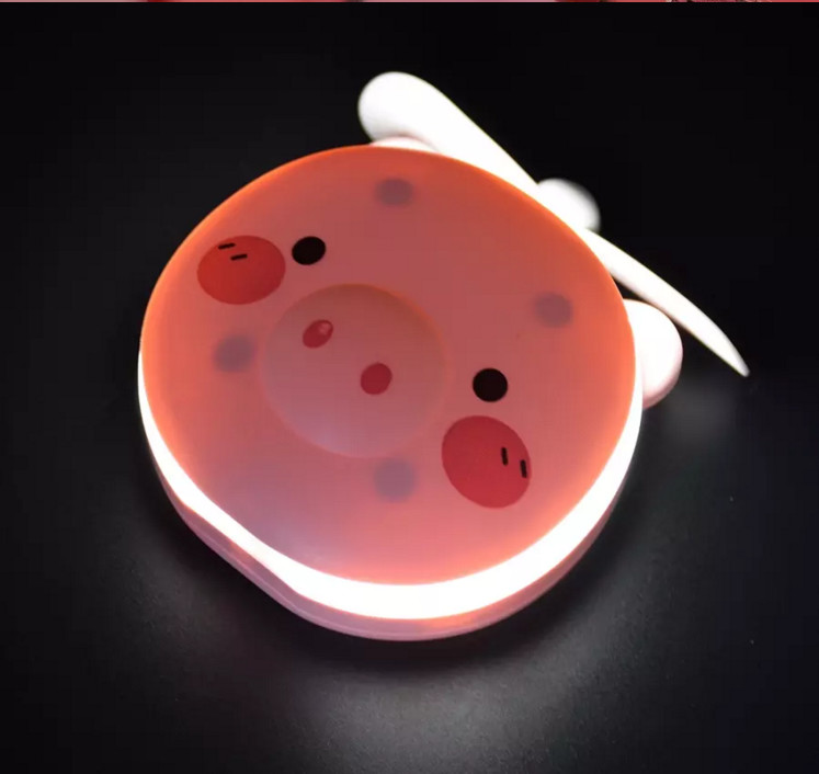 China Carton USB rechargeable pig bear mini fan LED light cosmetic make up mirror LED light fan on sale