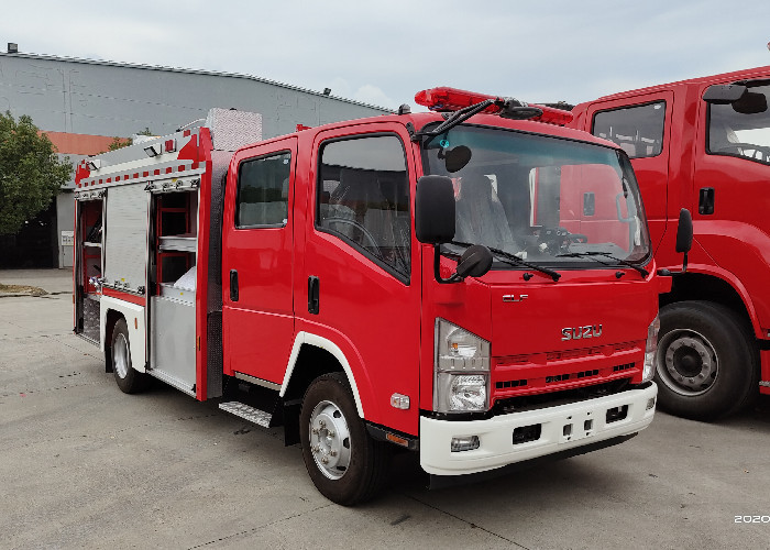 China SS304 7800 Liter's Capacity Water Tanker Fire Truck with Chinese Pump on sale