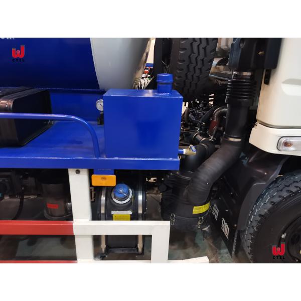 Euro 4 Sewer Vacuum Truck 5T Sewage Suction Truck 4x2