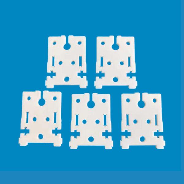 Refractory 3.6g/cm³ 95% Alumina Ceramics Plate Customizable Have Many Shapes