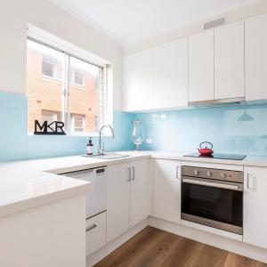 Cheap Flat Pack Lacquer Kitchen Cabinets Matte White Custom wholesale