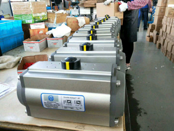 Single action pneumatic actuator spring slip add to pneumatic actuator