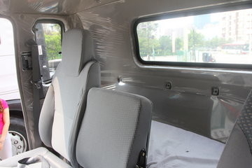 Used Fuel Trucks Sinotruck Howo Cargo Truck Loading Weight 8-10 Tons 4×2 Drive Mode Right Hand Drive