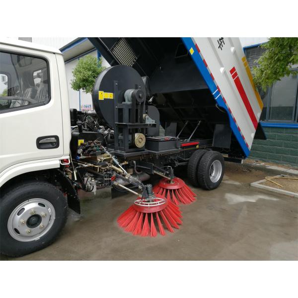 Narrow Street Sweeping Broom Sweeper Truck With 3.5M3 Vacuum Dust Tank