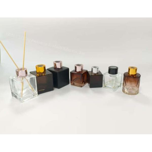 Round Amber Aesthetic Glass Aromatherapy Jars Screw Cap ISO9001