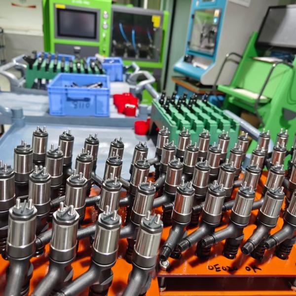 3047973 Diesel NT855 NTA855 NTA855G6 Injection Pump Fuel Injector 3030445 3016676 3022197