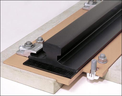 Injection Moulding Rail HDPE / Rubber Track Pads for Customizable Railway Basement