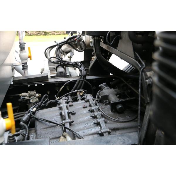 FAW 8*4 Fuel Tanker Truck JM6 Model Used Oil Storage Tanks 31.5 Cubic 280hp LHD