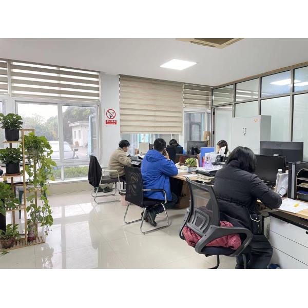 Quick Assembly Portable Flat Pack Container House for Modern Office Beach House and Construction Engineering Camps