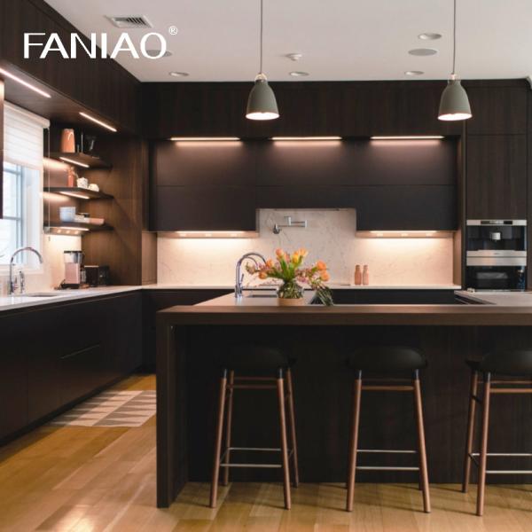 Custom Design Kitchen Cabinet Quartz Top Solid Wood Kitchen Cabinet