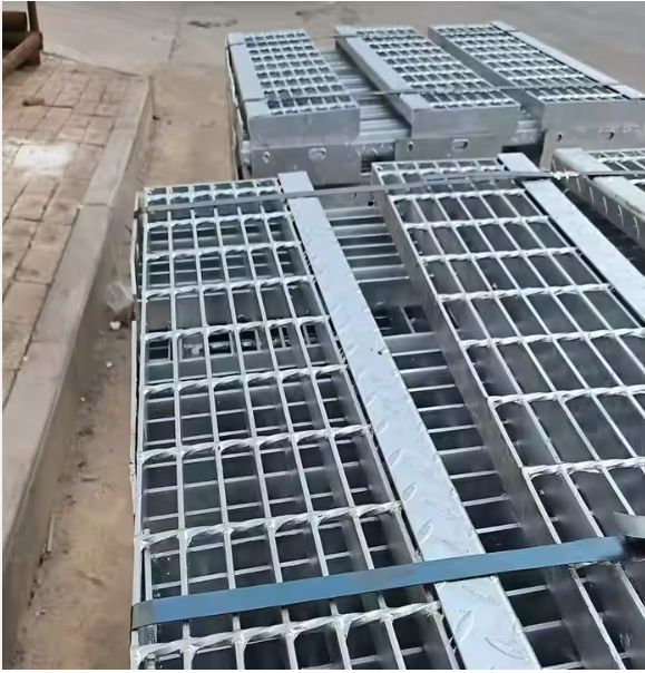 Construction Material Stainless Steel Galvanized Steel Heavy Duty Steel Grating