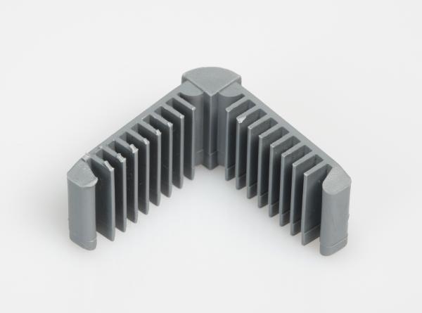 Non-benable aluminum spacer plastic corner connectors