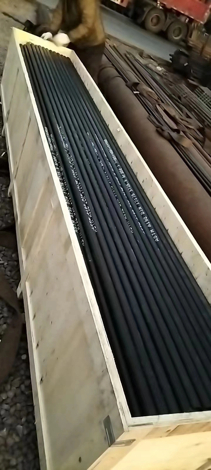 Free Sample Carbon Steel Pipe with Natural Black Surface and Anti-corrosion Oil