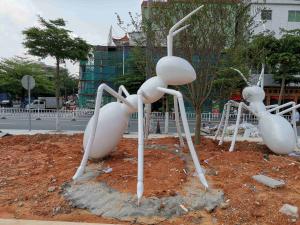 Cheap White Ant Metal Animal Sculptures Square Contemporary Garden Ornaments wholesale