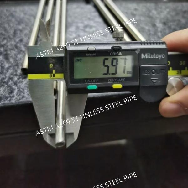 ASTM A269 / SA270 TP304 Bright Annealed Stainless Steel Seamless Pipe Tube In 6m Length