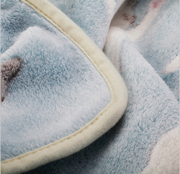 Flannel Baby Blankets For Spring / Autumn Soft Healthy Cartoon Print Blanket