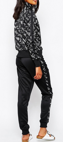 Hot sale sportswear low price stylish smooth 100%polyester print design slim fit women tracksuit set