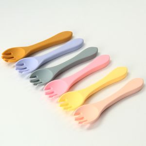 China Food Grade Silicone Baby Feeding Spoon Sustainable With Customize Logo on sale