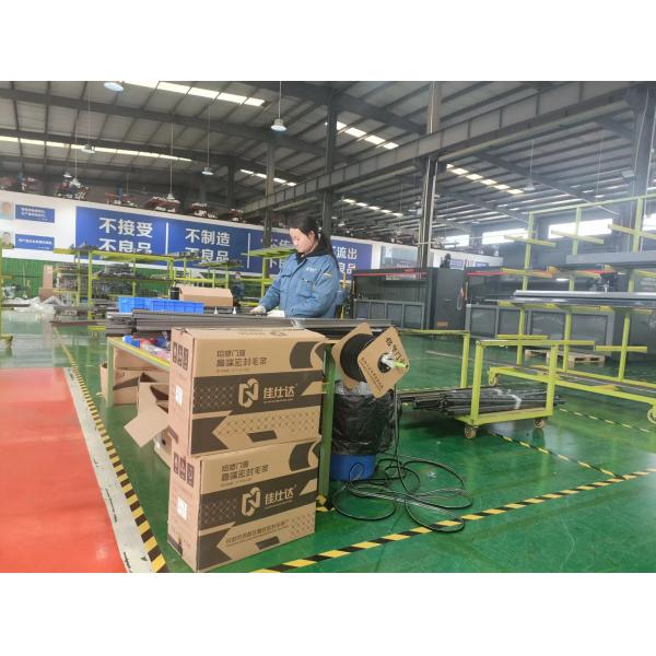 L Shaped UPVC Door And Window Seal EPDM Rubber Strip PVC Moulding