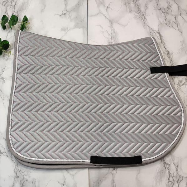 Custom Logo Reflective Silver Equestrian Saddle Pads Horsing Equipment In Spring