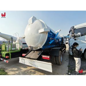 China Dongfeng 6CBM Light Duty Vacuum Suction Pump Suction Sewage Truck on sale