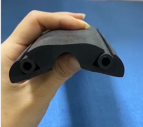 PVC/Rubber Inflatable Boat Rubbing Strake for Pontoons and More Durable Design