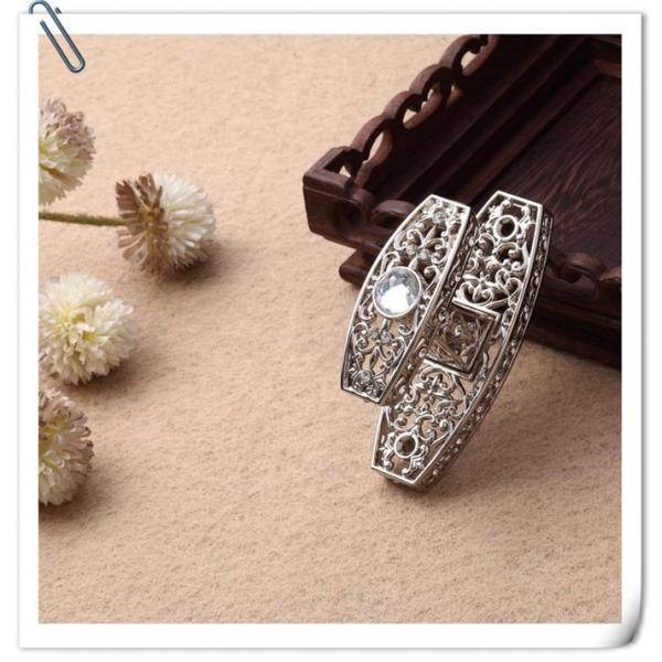 High quality classical customized metal curtain hooks for home decorations