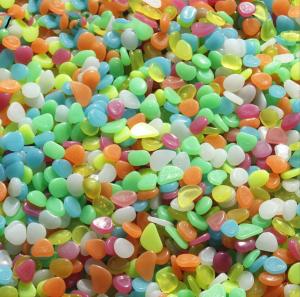 China 1.5mm Glow In The Dark Pebbles Glow Gravels For Yard Home Decoration Accessories on sale