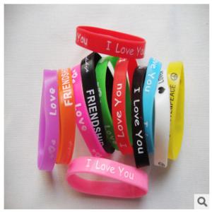 Cheap Compact Printed Silicone Wristbands Bracelets Memorable Custom Rubber Bracelets wholesale