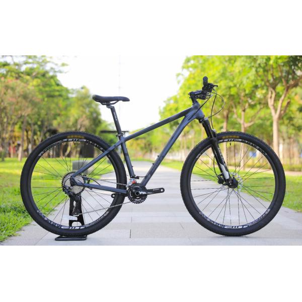 Aluminum Alloy Pedal 27.5 Mountain Bike with Lightweight Design and Durable Frame