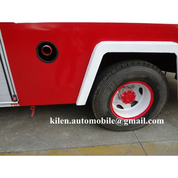 Dongfeng EQ1090 Fire Fighting Truck With Water Tank Euro 2 4X2 Drive Wheel