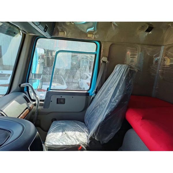 10tires Peacock Blue Sinotruck HOWO 6*4 Dump Truck 371HP 351-450hp Manual Transmission