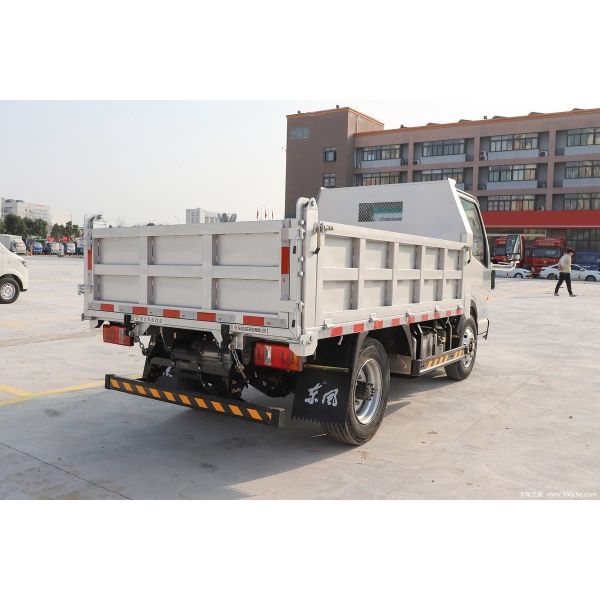 Euro V Light Duty Cargo Vans Box Truck 6 - 8 Ton 5.2m 6 Wheels