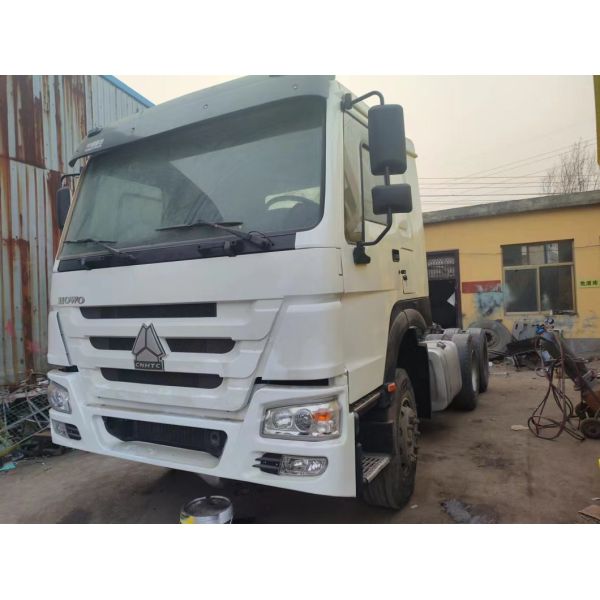 HOWO Sinotuck 6*4 Tractor Truck White Color